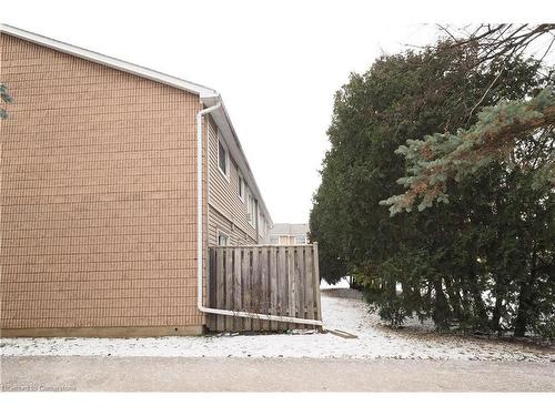 1-65 Glamis Road, Cambridge, ON - Outdoor