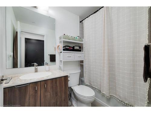 1909-15 Wellington Street S, Kitchener, ON - Indoor Photo Showing Bathroom