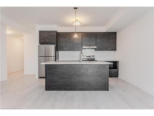 D054-142 Foamflower Place, Waterloo, ON - Indoor Photo Showing Kitchen