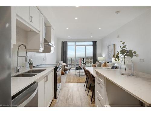 1008-50 Grand Avenue South, Cambridge, ON - Indoor Photo Showing Kitchen With Double Sink With Upgraded Kitchen