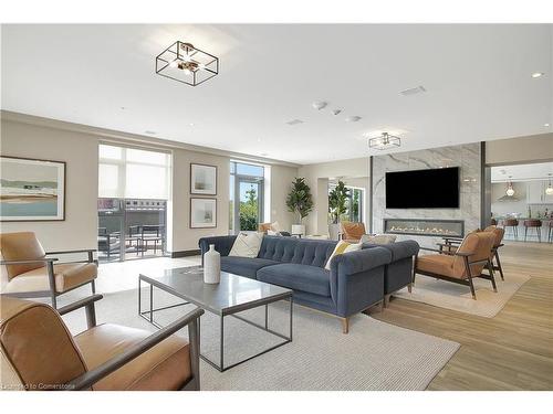 1008-50 Grand Avenue South, Cambridge, ON - Indoor Photo Showing Living Room With Fireplace