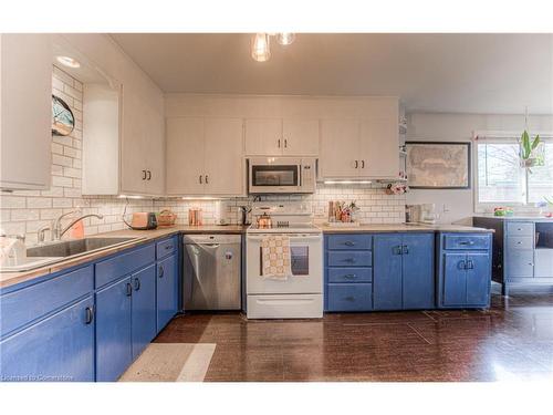 92 Belleview Avenue, Kitchener, ON - Indoor Photo Showing Kitchen