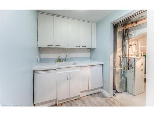 92 Belleview Avenue, Kitchener, ON - Indoor Photo Showing Laundry Room