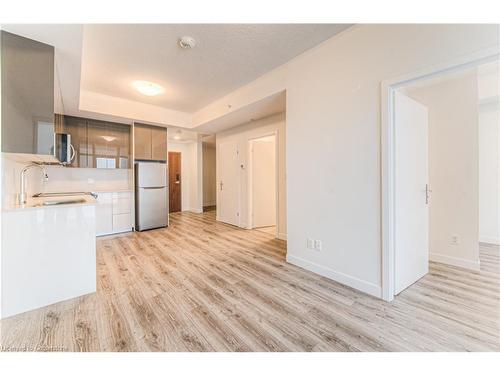 2713-60 Frederick Street, Kitchener, ON - Indoor Photo Showing Kitchen