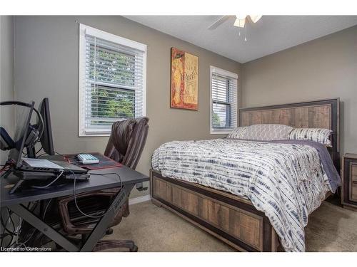 134 Bayne Crescent, Cambridge, ON - Indoor Photo Showing Bedroom