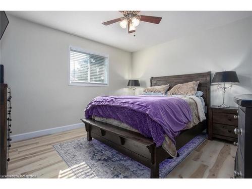 134 Bayne Crescent, Cambridge, ON - Indoor Photo Showing Bedroom