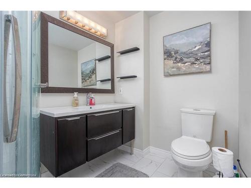 134 Bayne Crescent, Cambridge, ON - Indoor Photo Showing Bathroom