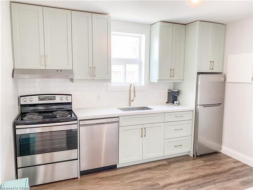 2-132 Ahrens Street W, Kitchener, ON - Indoor Photo Showing Kitchen With Stainless Steel Kitchen