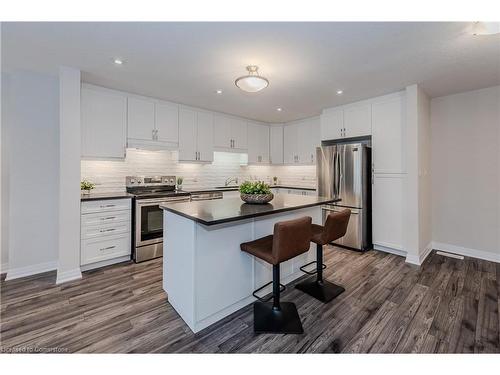 2B-115 South Creek Drive, Kitchener, ON - Indoor Photo Showing Kitchen With Upgraded Kitchen