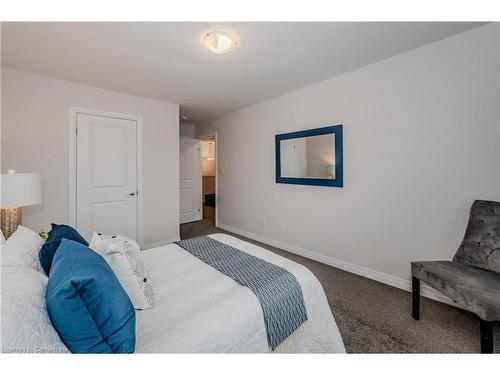 2B-115 South Creek Drive, Kitchener, ON - Indoor Photo Showing Bedroom