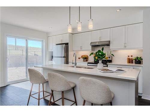 I072-15 Urbane Boulevard, Kitchener, ON - Indoor Photo Showing Kitchen With Upgraded Kitchen