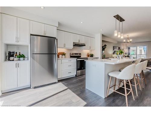 I072-15 Urbane Boulevard, Kitchener, ON - Indoor Photo Showing Kitchen With Upgraded Kitchen