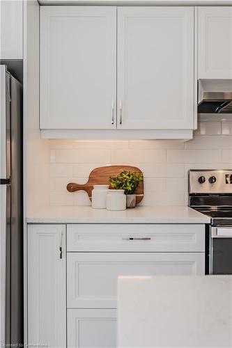 I072-15 Urbane Boulevard, Kitchener, ON - Indoor Photo Showing Kitchen