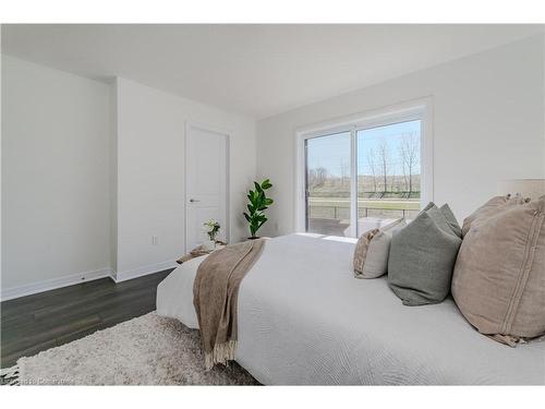 I072-15 Urbane Boulevard, Kitchener, ON - Indoor Photo Showing Bedroom