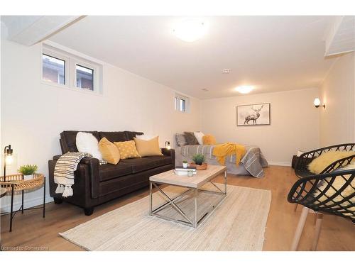 1388 Concession Road, Cambridge, ON - Indoor Photo Showing Living Room