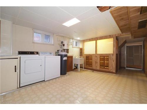 1388 Concession Road, Cambridge, ON - Indoor Photo Showing Laundry Room