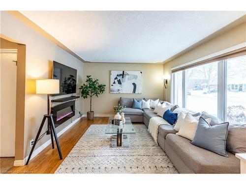 31 Pinecrest Drive, Kitchener, ON - Indoor Photo Showing Living Room With Fireplace