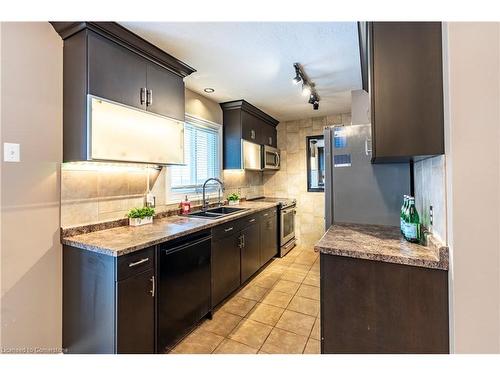 31 Pinecrest Drive, Kitchener, ON - Indoor Photo Showing Kitchen With Double Sink