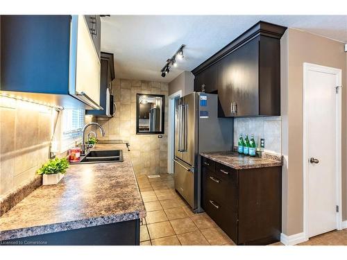 31 Pinecrest Drive, Kitchener, ON - Indoor Photo Showing Kitchen With Double Sink