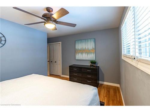 31 Pinecrest Drive, Kitchener, ON - Indoor Photo Showing Bedroom