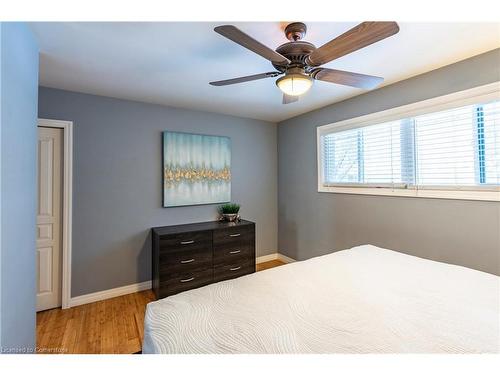 31 Pinecrest Drive, Kitchener, ON - Indoor Photo Showing Bedroom