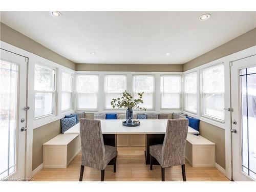 31 Pinecrest Drive, Kitchener, ON - Indoor Photo Showing Dining Room