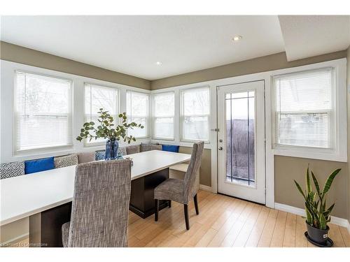 31 Pinecrest Drive, Kitchener, ON - Indoor Photo Showing Dining Room