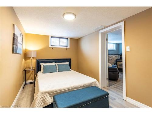 31 Pinecrest Drive, Kitchener, ON - Indoor Photo Showing Bedroom