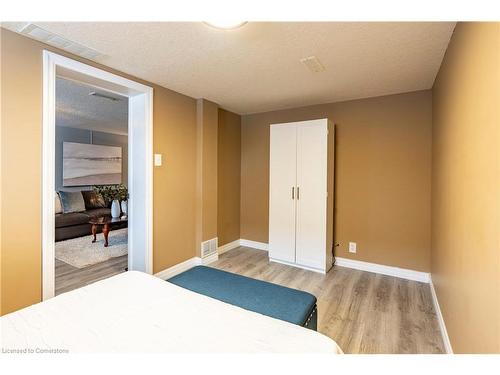 31 Pinecrest Drive, Kitchener, ON - Indoor Photo Showing Bedroom