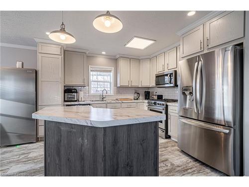 5 Sumac Crescent, Puslinch, ON - Indoor Photo Showing Kitchen