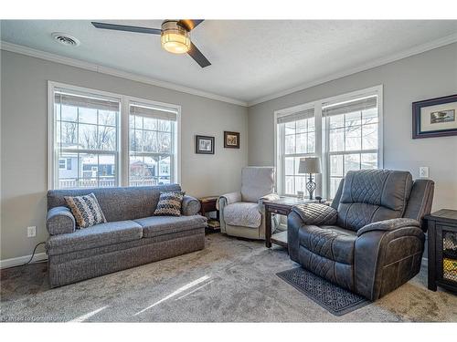 5 Sumac Crescent, Puslinch, ON - Indoor Photo Showing Living Room