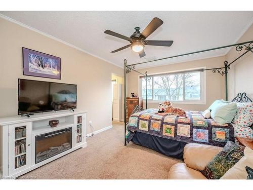 12-30 Green Valley Drive, Kitchener, ON - Indoor Photo Showing Bedroom