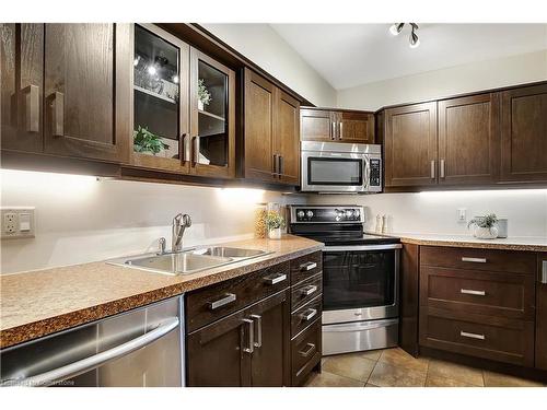 25-20 Paulander Drive, Kitchener, ON - Indoor Photo Showing Kitchen With Double Sink