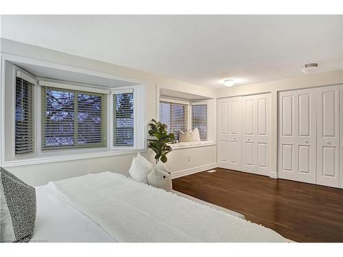 25-20 Paulander Drive, Kitchener, ON - Indoor Photo Showing Bedroom