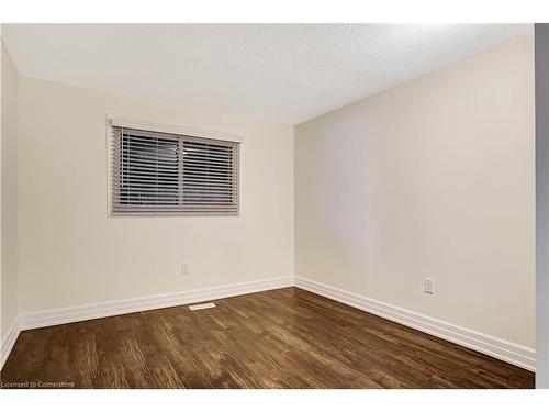 25-20 Paulander Drive, Kitchener, ON - Indoor Photo Showing Other Room