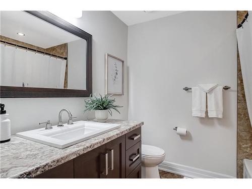 25-20 Paulander Drive, Kitchener, ON - Indoor Photo Showing Bathroom