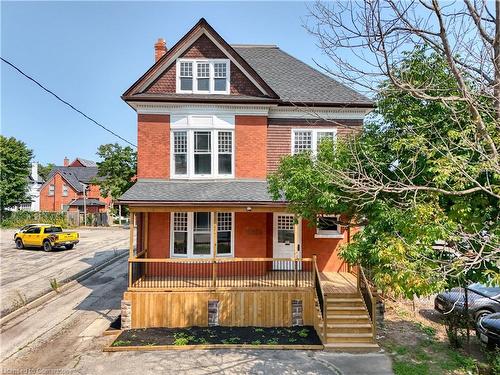 Upper Floor-18 Weber Street W, Kitchener, ON - Outdoor With Facade