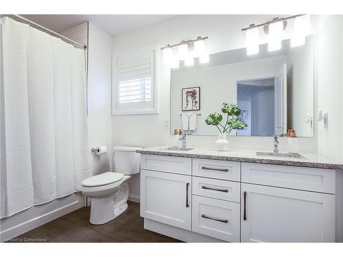 160 Redtail Street, Kitchener, ON - Indoor Photo Showing Bathroom