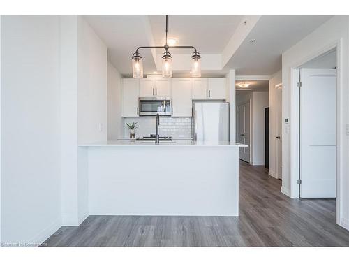 1909-108 Garment Street, Kitchener, ON - Indoor Photo Showing Kitchen