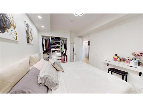 406-2220 Lake Shore Boulevard W, Toronto, ON - Indoor Photo Showing Bedroom