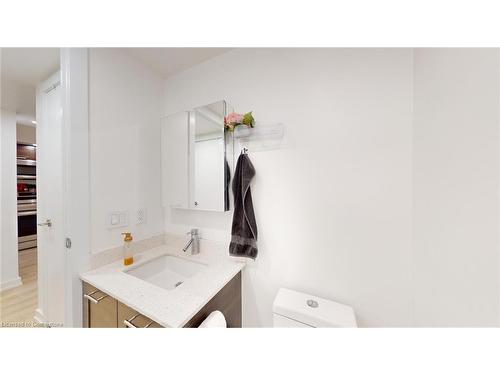 406-2220 Lake Shore Boulevard W, Toronto, ON - Indoor Photo Showing Bathroom