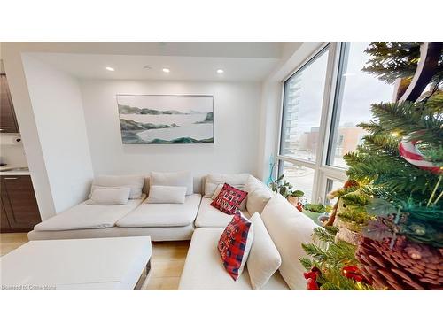 406-2220 Lake Shore Boulevard W, Toronto, ON - Indoor Photo Showing Living Room