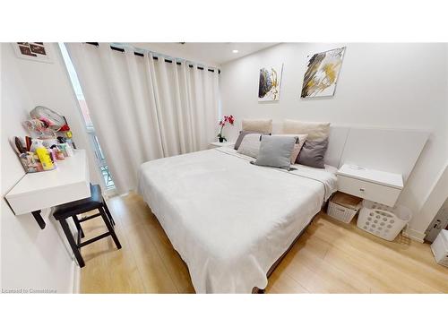 406-2220 Lake Shore Boulevard W, Toronto, ON - Indoor Photo Showing Bedroom