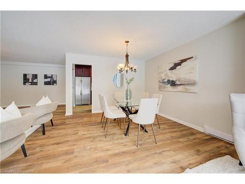 204-20 Berkley Road, Cambridge, ON - Indoor Photo Showing Dining Room