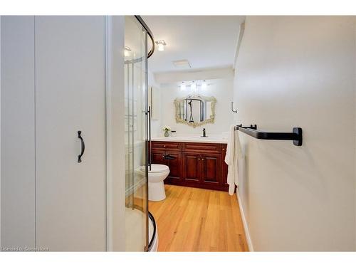 204-20 Berkley Road, Cambridge, ON - Indoor Photo Showing Bathroom