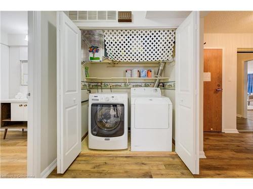 204-20 Berkley Road, Cambridge, ON - Indoor Photo Showing Laundry Room