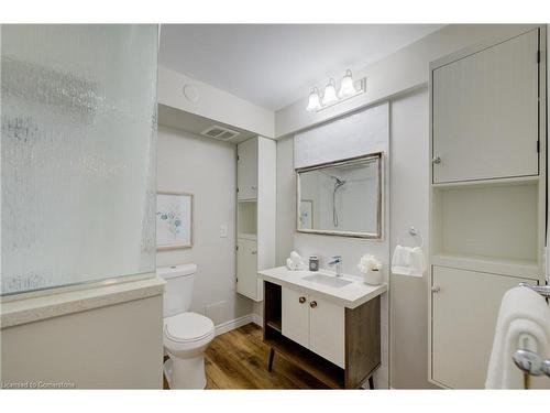 204-20 Berkley Road, Cambridge, ON - Indoor Photo Showing Bathroom