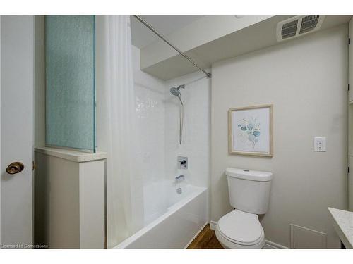 204-20 Berkley Road, Cambridge, ON - Indoor Photo Showing Bathroom