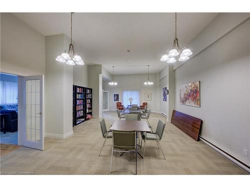 204-20 Berkley Road, Cambridge, ON - Indoor Photo Showing Dining Room