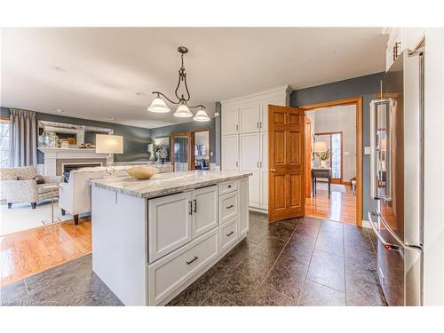 592 Fairview Street, New Hamburg, ON - Indoor Photo Showing Kitchen